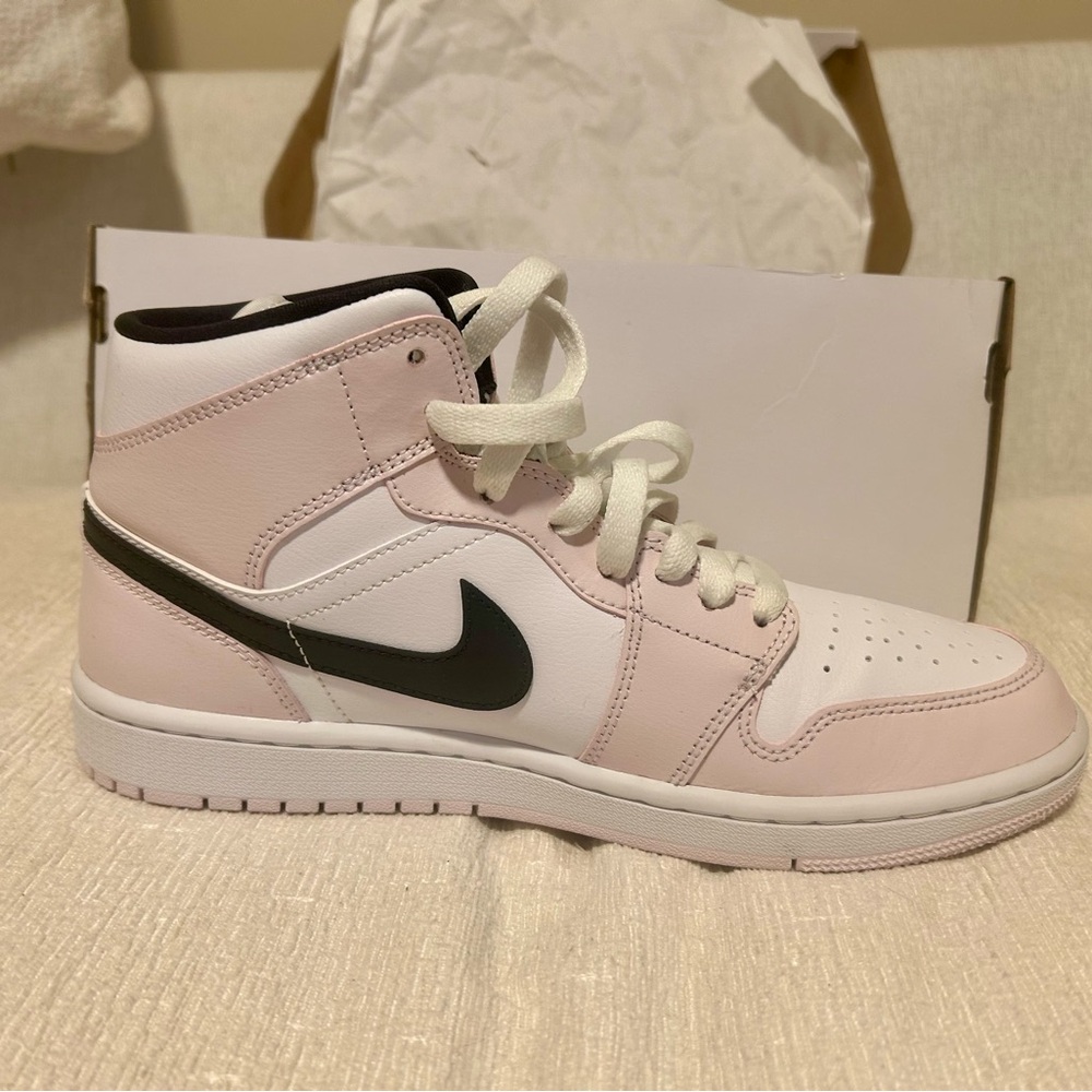 Women’s Nike Air Jordans 1 Mid - Barely Rose